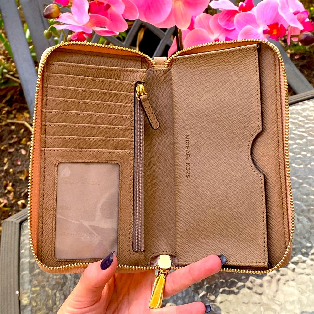 Michael Kors Light Pink Leather Wallet Wristlet - Picture 8 of 15